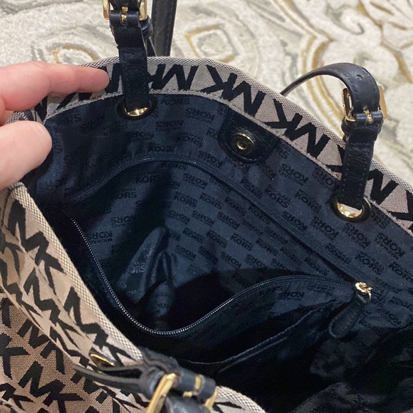 ๐ Michael kors EUC jet set xl gray black tote bag ๐ - Picture 13 of 13